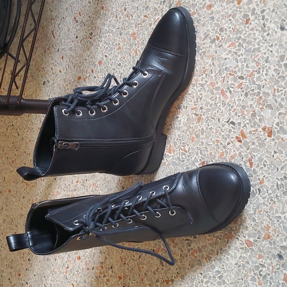 Nicora vegan Sinclair combat boots